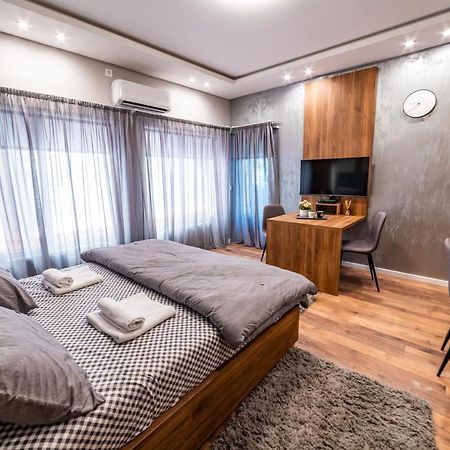 Ivi Place Apartments Novi Sad Buitenkant foto