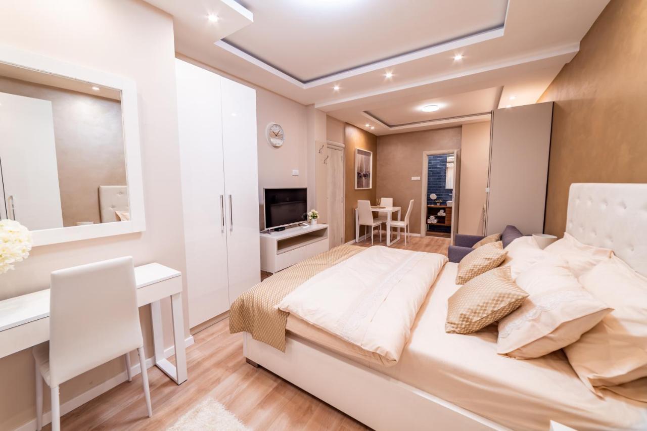 Ivi Place Apartments Novi Sad Buitenkant foto