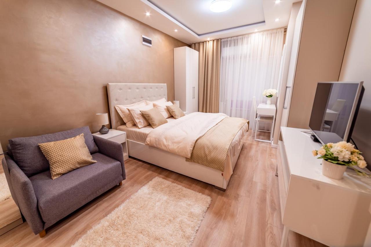Ivi Place Apartments Novi Sad Buitenkant foto