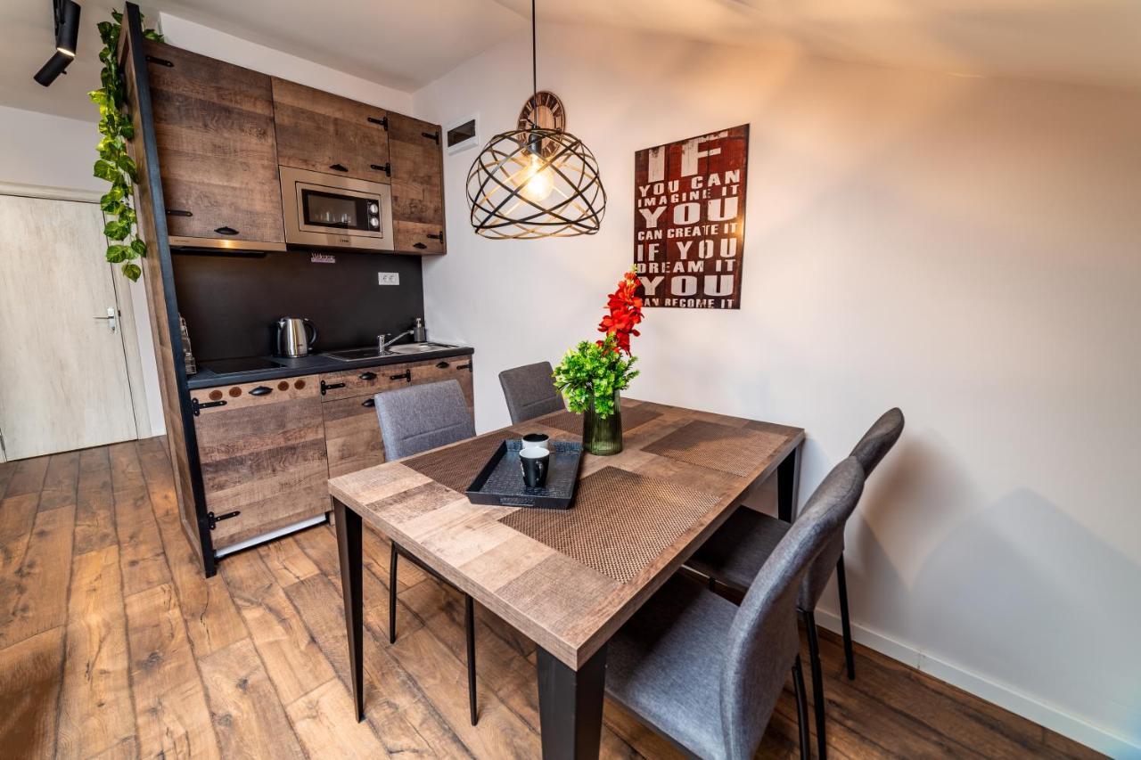 Ivi Place Apartments Novi Sad Buitenkant foto
