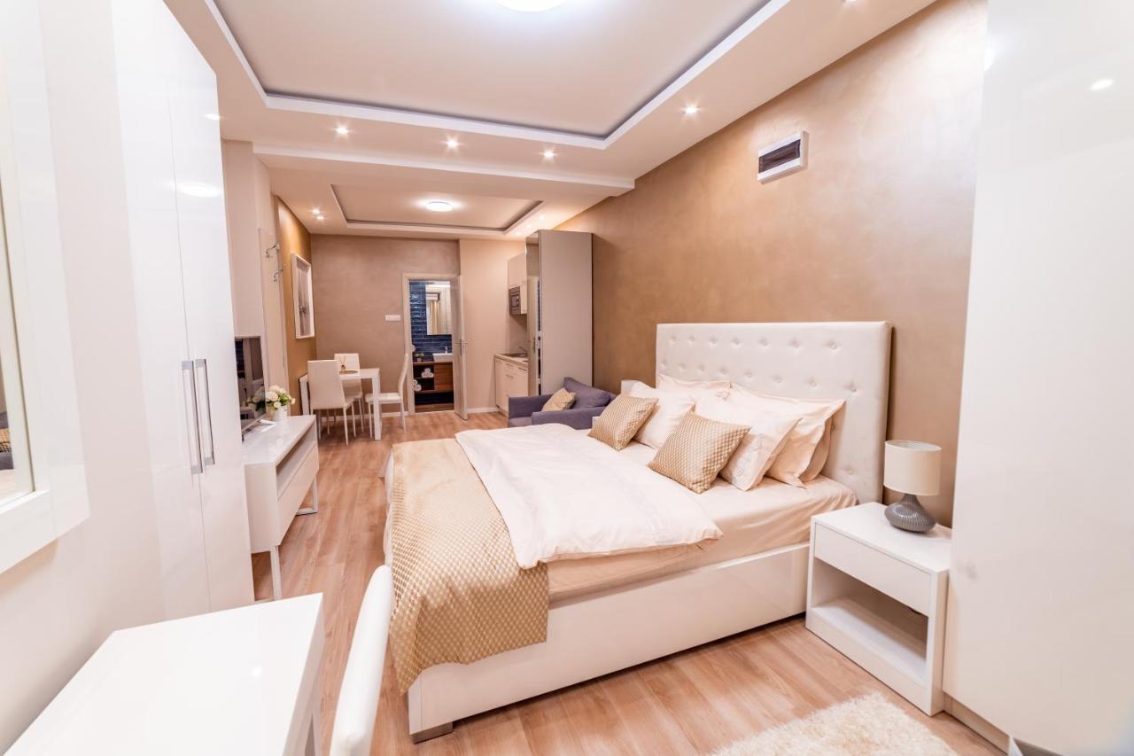 Ivi Place Apartments Novi Sad Buitenkant foto